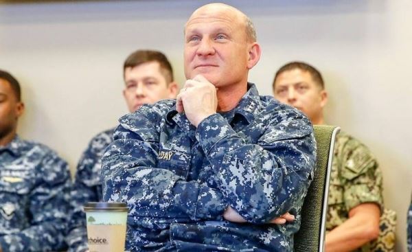 Новый командующий ВМС США. От вице-адмирала до командующего