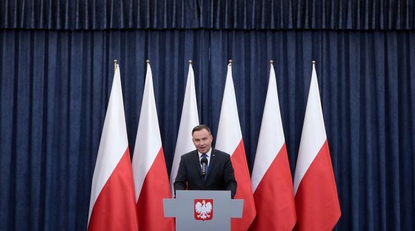 Президент Польши выступил за продолжение антироссийских санкций