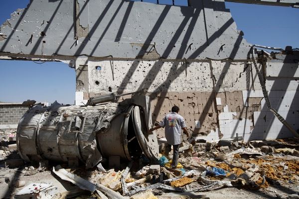 <br />
В Йемене 300 человек попали под авиаудар самолетов ОАЭ<br />
